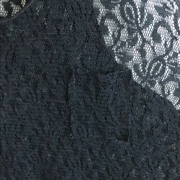 Flowing Lace Tank Top - Picture 3 of 6